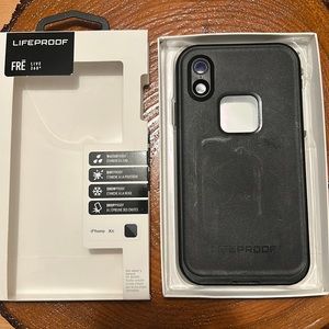 Lifeproof FRĒ case for iPhone XR